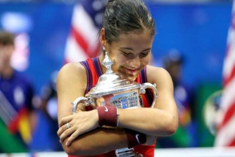 ชัยชนะ US Open ของ Emma Raducanu แสดงให้เห็นว่าทุกคนสามารถคว้าแชมป์ได้ Coco Gauff